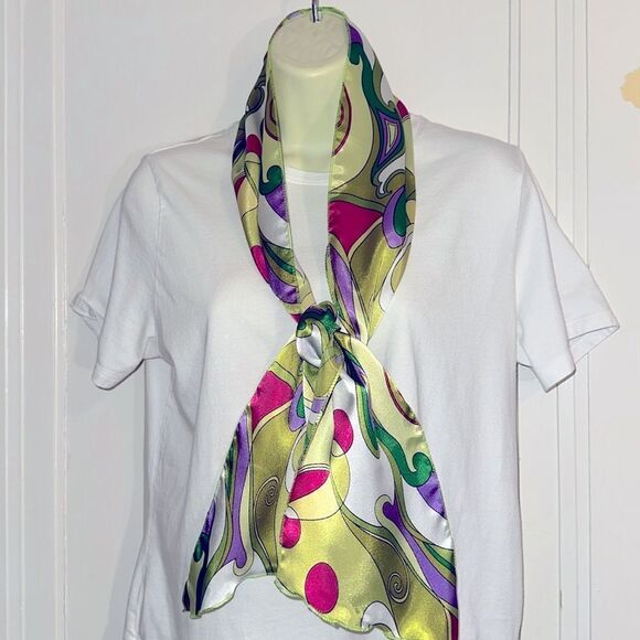 Vintage retro look green, purple, pink & white swirl print long polyester scarf - Picture 3 of 6